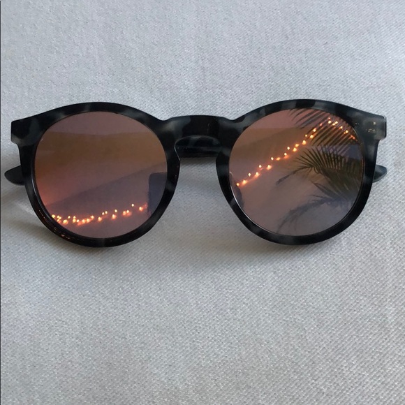 Quay Australia Kosha Comeback Mirror Sunglasses - Picture 2 of 4